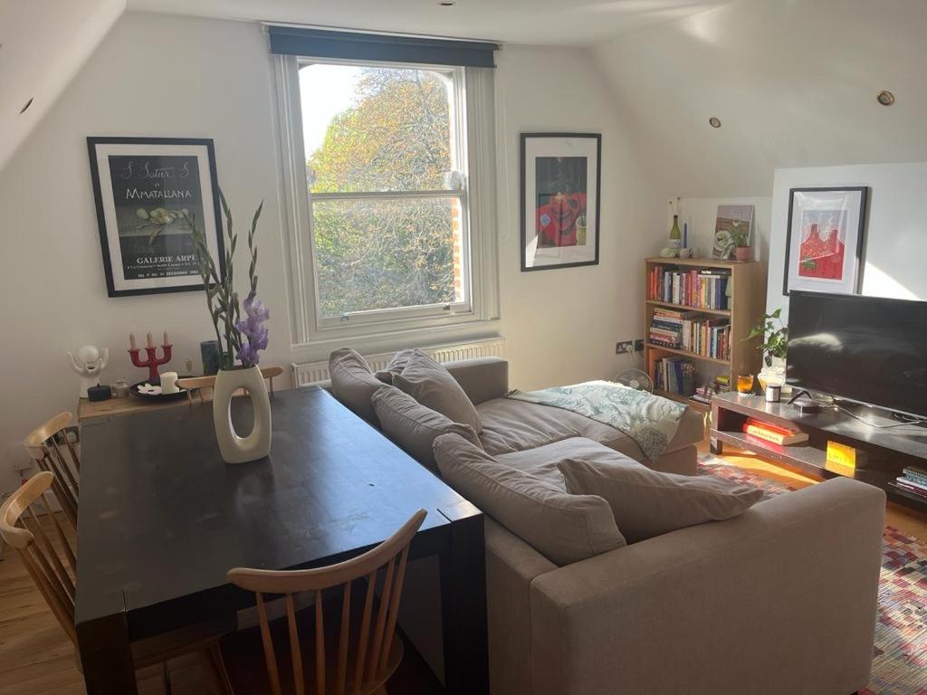 2 Bedroom Top Floor Flat, West Dulwich Free Street Parking ลอนดอน ภายนอก รูปภาพ