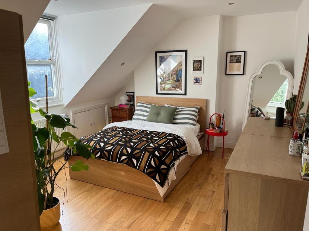 2 Bedroom Top Floor Flat, West Dulwich Free Street Parking ลอนดอน ภายนอก รูปภาพ